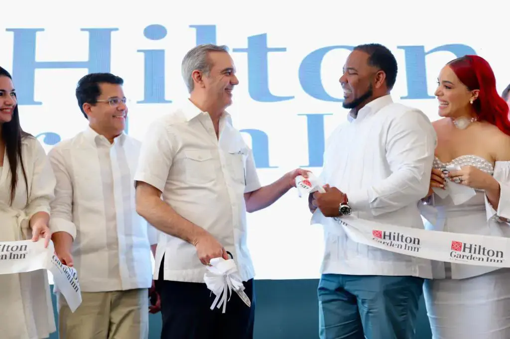 Lujo y Exclusividad: Inauguración del Primer Hilton Inn en República Dominicana con Presencia de Distinguidas Personalidades